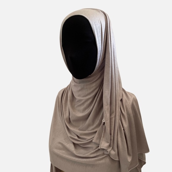 Hijab - Made In Dubai UAE - Picture 4 of 5